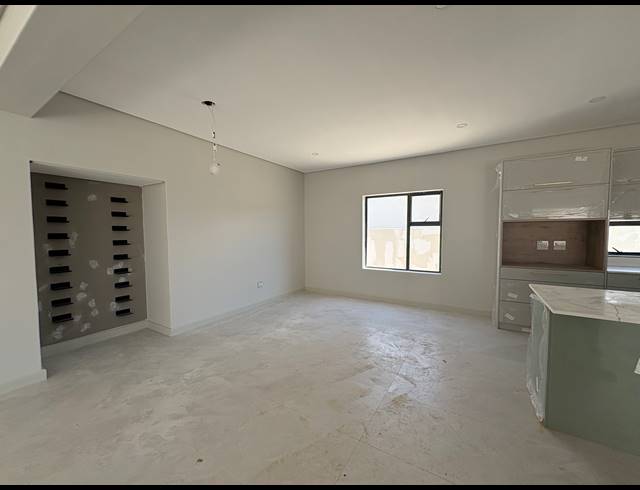 4 BEDROOM HOUSE FOR SALE IN SANDOWN